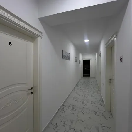 Πανσιόν Flowers