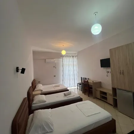 Flowers Πανσιόν