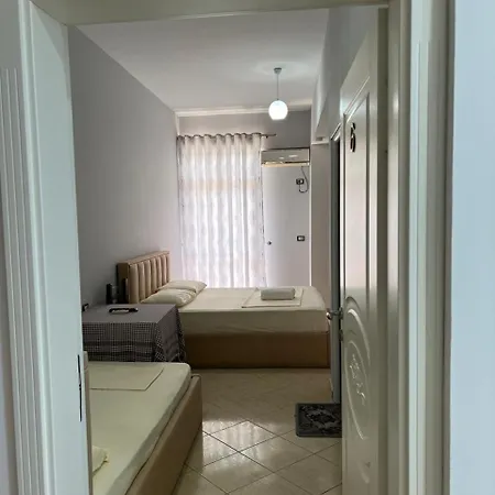 Πανσιόν Flowers